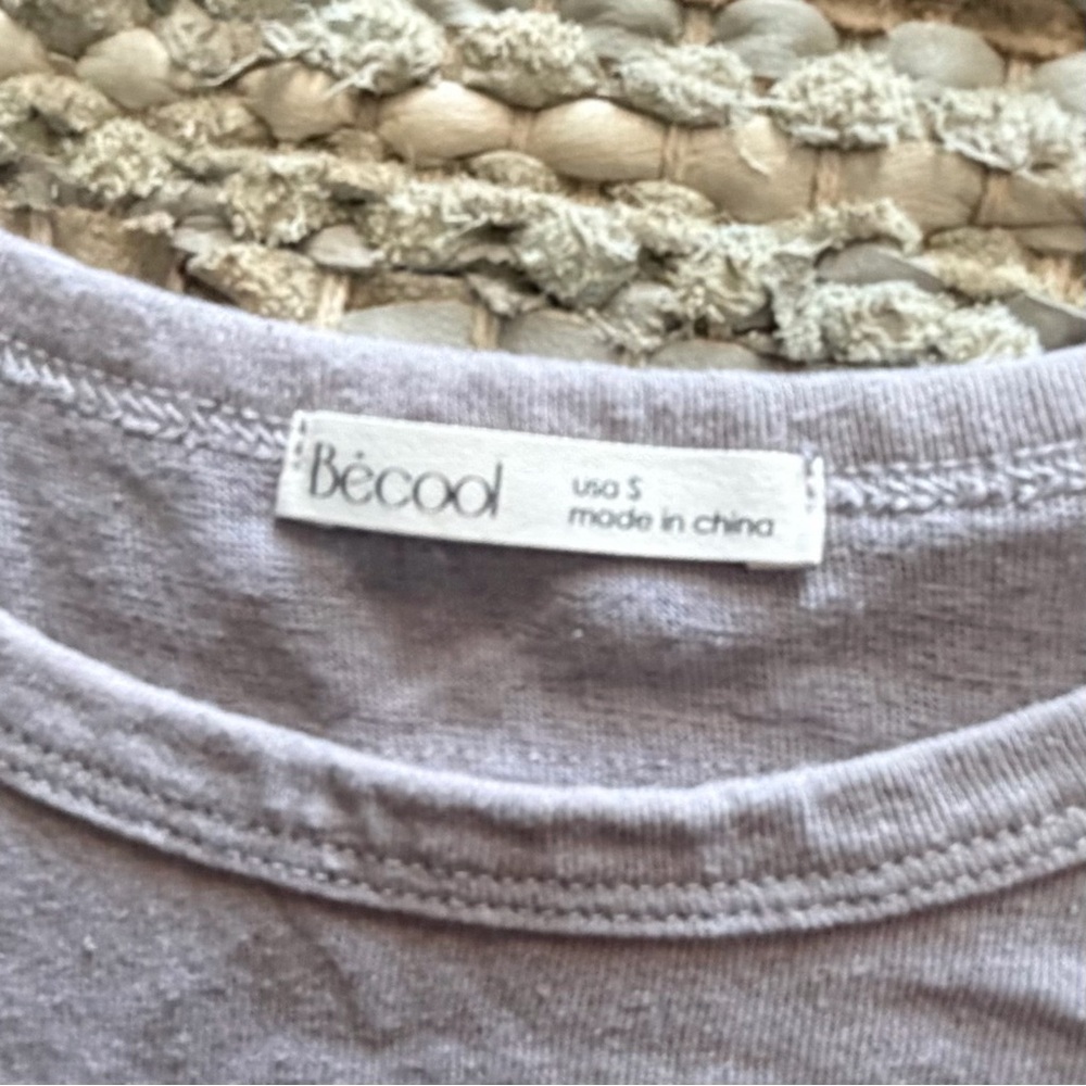 BE COOL Light Gray Women’s Short Sleeve Top Size Small - Picture 3 of 5